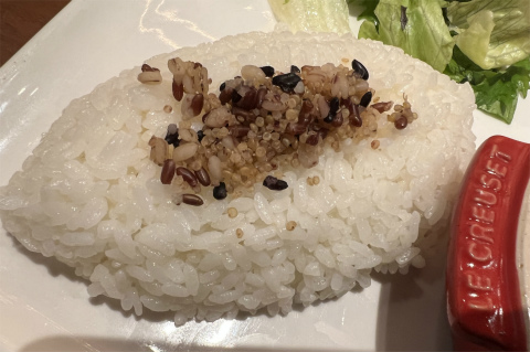 千葉県松戸市松戸新田にあるカフェ「むさしの森珈琲 松戸新田店」グリル野菜ととろけるビーフシチューのご馳走プレートのごはん