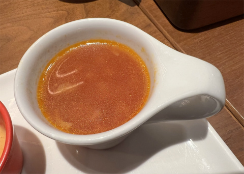 千葉県松戸市松戸新田にあるカフェ「むさしの森珈琲 松戸新田店」グリル野菜ととろけるビーフシチューのご馳走プレートのスープ