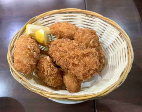 東京都足立区千住3丁目にある居酒屋「創作和食 粋心亭」グラタンコロッケとカキフライ