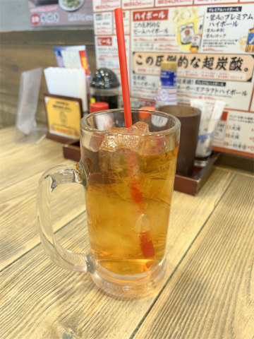 神奈川県横浜市鶴見区鶴見中央4丁目にある「水炊き・焼き鳥 とりいちず酒場 鶴見東口店」ウーロン茶