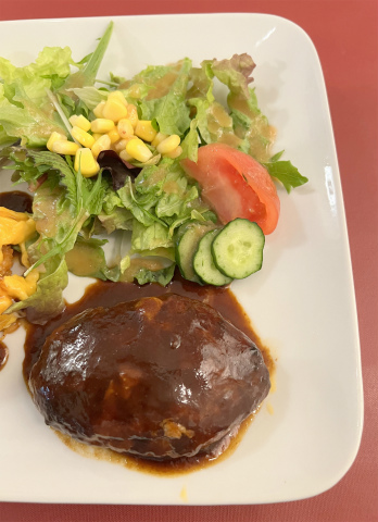 千葉県四街道市鷹の台2丁目にあるレストラン「洋食 古時古時(KOTOKOTO)」大人様ランチ