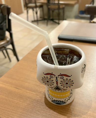 東京都練馬区練馬1丁目にある「ビストロ コックオーヴァン」ウーロン茶