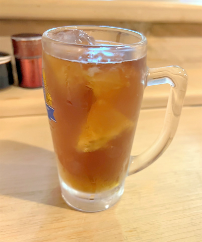 神奈川県横浜市中区常盤町5丁目にある焼鳥店「焼とり専門店 半どん」ウーロン茶