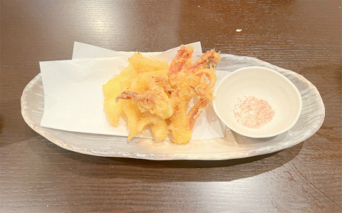 東京都墨田区八広1丁目にある居酒屋「旬味酒処 越後」白いか下足耳天ぷら