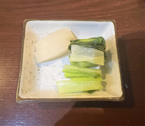 東京都台東区浅草1丁目にあるとんかつ専門店「とんかつ割烹 だんき」ヒレカツ定食のお漬物