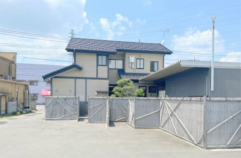 茨城県つくばみらい市細代にある魚介、海鮮料理のお店「小名浜」店舗駐車場