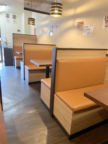 神奈川県横浜市神奈川区浦島町にある居酒屋「誠 ちょい呑み酒場」店内