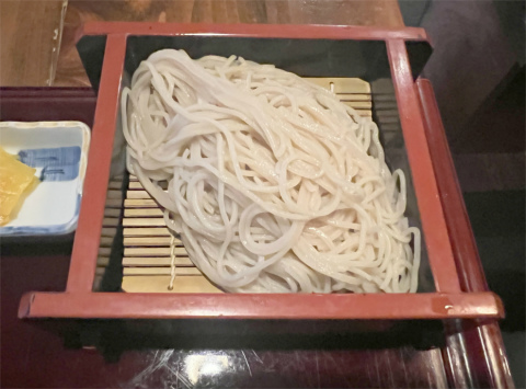 神奈川県横浜市神奈川区浦島町にあるうどん、そばのお店「関内 扇庵」セットの冷たい蕎麦