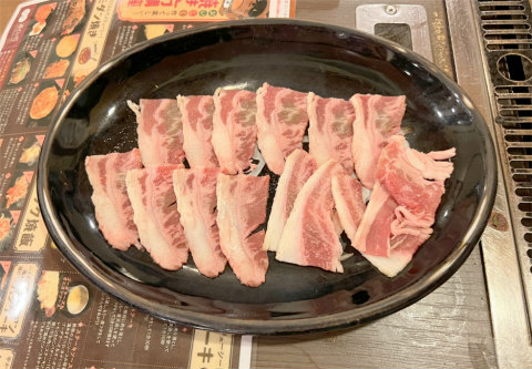 埼玉県和光市丸山台2丁目にあるお好み焼き、もんじゃ焼きの「お好み焼 道とん堀 和光店」牛カルビ(塩)