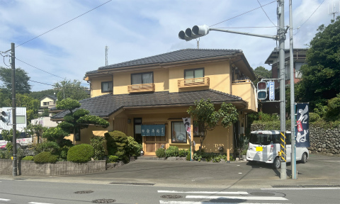 神奈川県厚木市飯山にある寿司店「お食事処 桜寿司」店舗外観