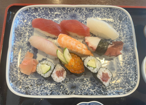 神奈川県厚木市飯山にある寿司店「お食事処 桜寿司」寿司膳の上寿司