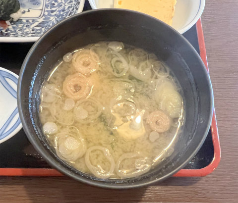 神奈川県厚木市飯山にある寿司店「お食事処 桜寿司」寿司膳の味噌汁
