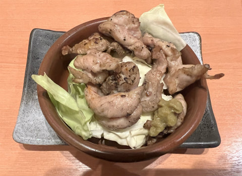 東京都葛飾区青戸3丁目にある居酒屋「炭火串焼 八剣伝 京成青砥店」せせり焼き