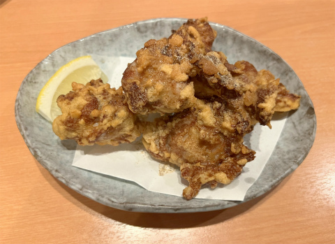 東京都葛飾区青戸3丁目にある居酒屋「炭火串焼 八剣伝 京成青砥店」鳥のからあげ
