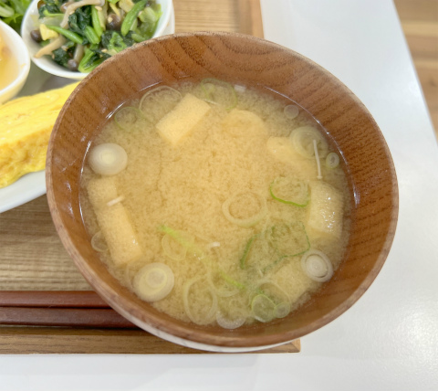 東京都江戸川区江戸川1丁目にある食堂とカフェの「惣菜&珈琲 猫舌食堂」