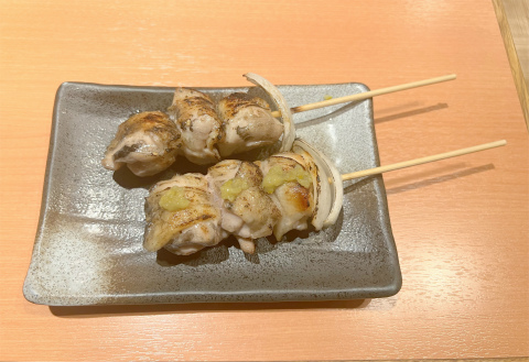 東京都葛飾区青戸3丁目にある居酒屋「炭火串焼 八剣伝 京成青砥店」焼鳥(せせり?)