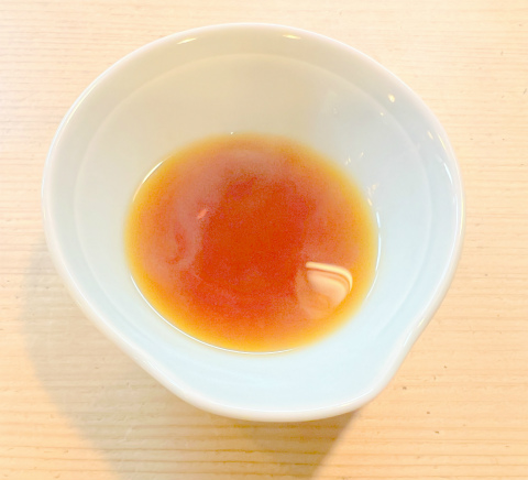 神奈川県横浜市鶴見区生麦5丁目にある天ぷら、割烹のお店「味童 天金」天婦羅定食(上)の天つゆ