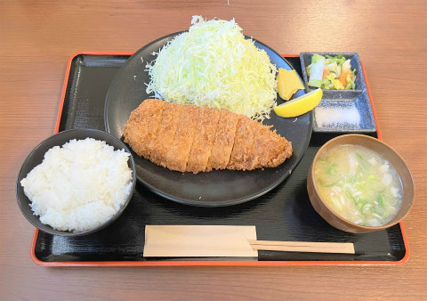 埼玉県越谷市砂原にあるとんかつ店「国産銘柄豚 彩とんかつ」やんばる島豚あぐー ロースかつ定食