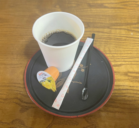 東京都世田谷区瀬田5丁目にある定食、居酒屋のお店「お食事処 与作」ホットコーヒー