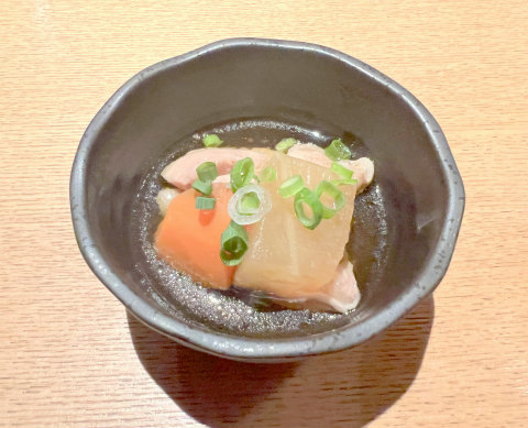東京都中央区日本橋小伝馬町にある焼鳥、居酒屋の「炭火焼鳥と旨い焼魚 鳥舟」お通し