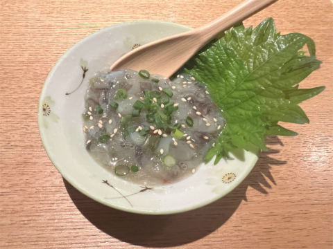 東京都中央区日本橋小伝馬町にある焼鳥、居酒屋の「炭火焼鳥と旨い焼魚 鳥舟」たこわざび
