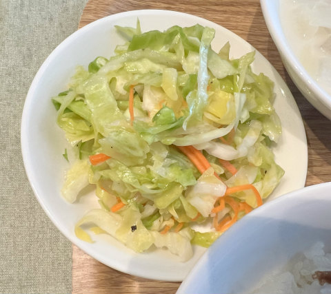 神奈川県横浜市神奈川区青木町にある洋食、パスタの「café restaurant Marché マルシェ」今日のランチセットのサラダ