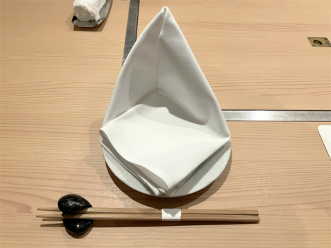 神奈川県横浜市戸塚区品濃町にある鉄板焼の「鉄板処TETSU (徹)」座った席