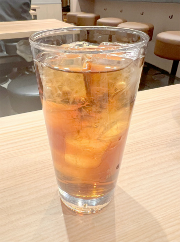東京都練馬区旭丘1丁目にある鶏料理、居酒屋の「やきとり酒場 鶏no都」ウーロン茶