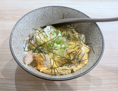 東京都練馬区旭丘1丁目にある鶏料理、居酒屋の「やきとり酒場 鶏no都」親子丼