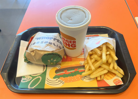 埼玉県草加市松原3丁目にあるハンバーガーショップ「BURGER KING バーガーキング トーブイコート店(TOBU icourt)」ワッパーセット(フレンチフライLサイズ、コカコーラゼロLサイズ)