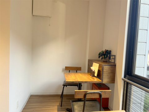 神奈川県横浜市神奈川区白楽にあるカフェ「Cafe G (カフェ ジー)」店内