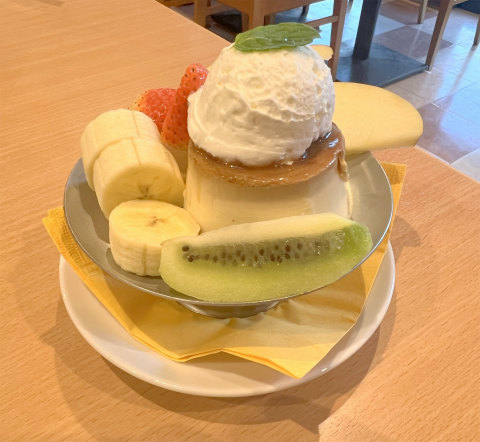 東京都世田谷区弦巻4丁目にあるファミリーレストラン「COCO'S RESTAURANT ココス 世田谷弦巻店」プリンアラモード