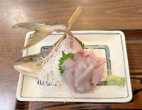 茨城県取手市本郷5丁目にある定食、食堂の「お食事処 ふる川」気まぐれ定食の汐子刺身<