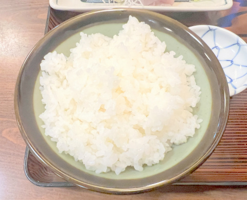 茨城県取手市本郷5丁目にある定食、食堂の「お食事処 ふる川」気まぐれ定食のごはん