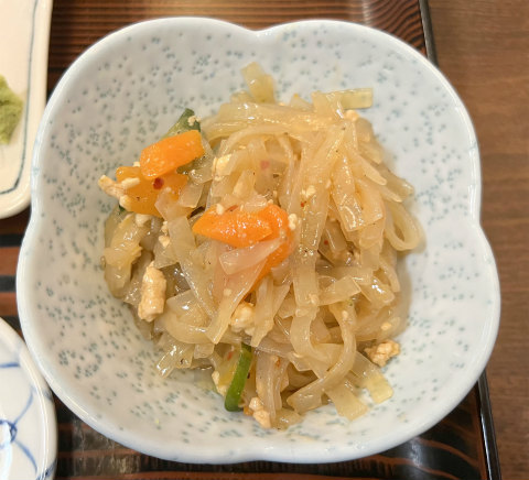 茨城県取手市本郷5丁目にある定食、食堂の「お食事処 ふる川」気まぐれ定食の小鉢