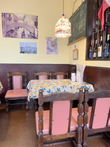 東京都世田谷区瀬田4丁目にあるイタリアンのお店「ANGELO アンジェロ」店内