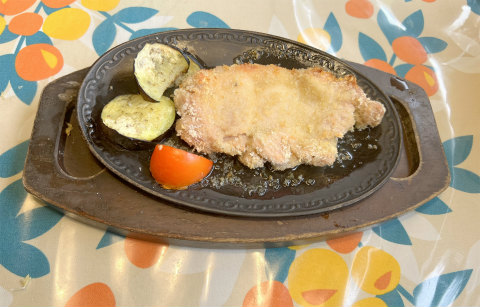 東京都世田谷区瀬田4丁目にあるイタリアンのお店「ANGELO アンジェロ」鶏肉の香草パン粉焼き
