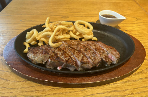 東京都世田谷区玉川台2丁目にある洋食店「GRILL&DINING 用賀倶楽部」スペシャルビーフステーキL