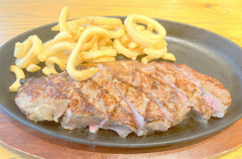 東京都世田谷区玉川台2丁目にある洋食店「GRILL&DINING 用賀倶楽部」スペシャルビーフステーキL