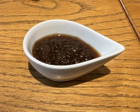 東京都世田谷区玉川台2丁目にある洋食店「GRILL&DINING 用賀倶楽部」スペシャルビーフステーキLのステーキソース