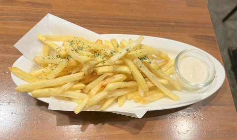 埼玉県朝霞市本町2丁目にあるフレンチのお店「あさかのビストロ BocO」フライドポテト~サワークリーム~