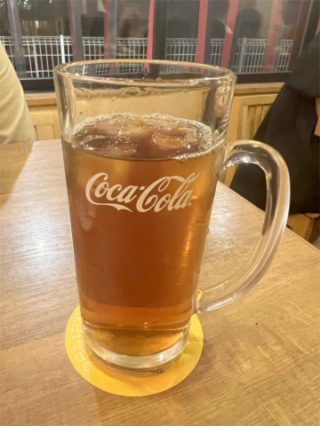 埼玉県三郷市中央3丁目にある焼鳥店「やきとりの扇屋 三郷中央駅前店」ウーロン茶