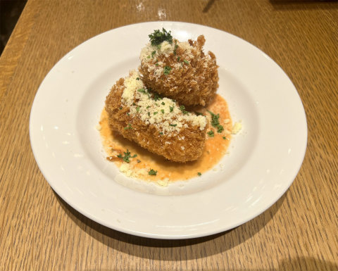 神奈川県横浜市青葉区あざみ野2丁目にあるイタリアンの「大衆イタリアン ナポリマン」ズワイ蟹のクリームコロッケ~特製クラブソース~