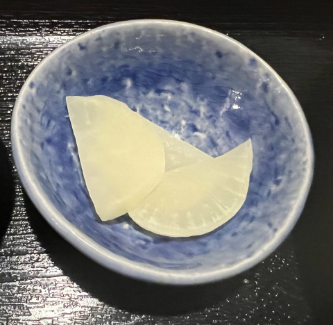 東京都町田市中町1丁目にある「定食&小料理 絆」三元豚ロースかつ膳のお新香