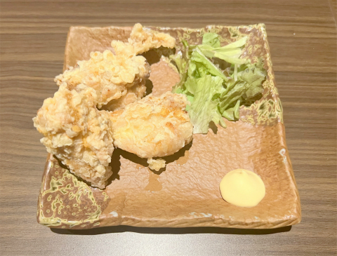 東京都葛飾区青戸3丁目にある居酒屋、焼鳥の「地鶏串焼家 鳥みや 青戸店」鶏唐揚げ