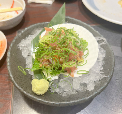神奈川県横浜市緑区鴨居1丁目にある居酒屋「個室居酒屋 海鮮居酒屋 はなの舞 鴨居駅北口店」ねぎたっぷり 海鮮なめろう