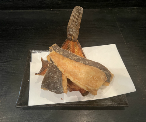 東京都板橋区小茂根1丁目にある焼鳥店「創作鳥焼 五鉄」松島のカレイの唐揚げおろしポン酢