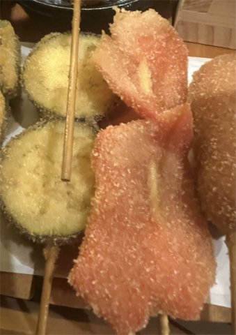 >茨城県筑西市乙にある串揚げのお店「串揚げ三選」おまかせ16本盛り