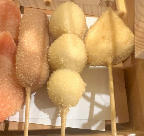 >茨城県筑西市乙にある串揚げのお店「串揚げ三選」おまかせ16本盛り