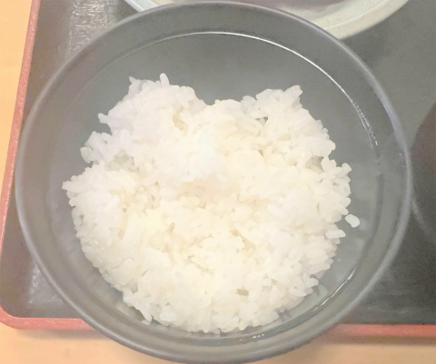 &茨城県守谷市本町にある食堂「お食事処 ふじ」串かつ定食のごはん